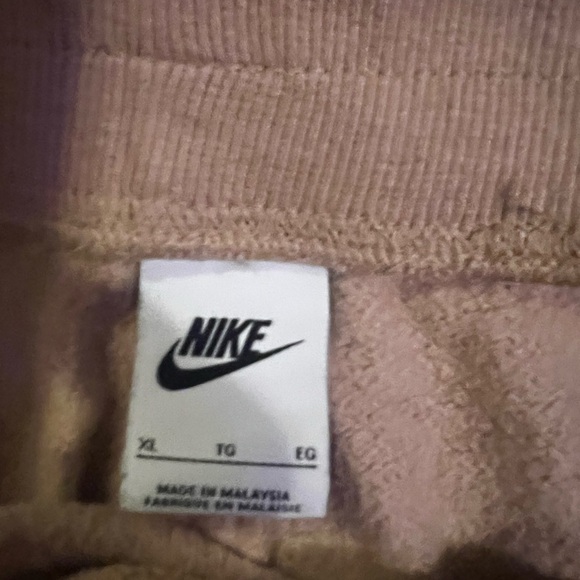 Nike sweatpants - Picture 2 of 3